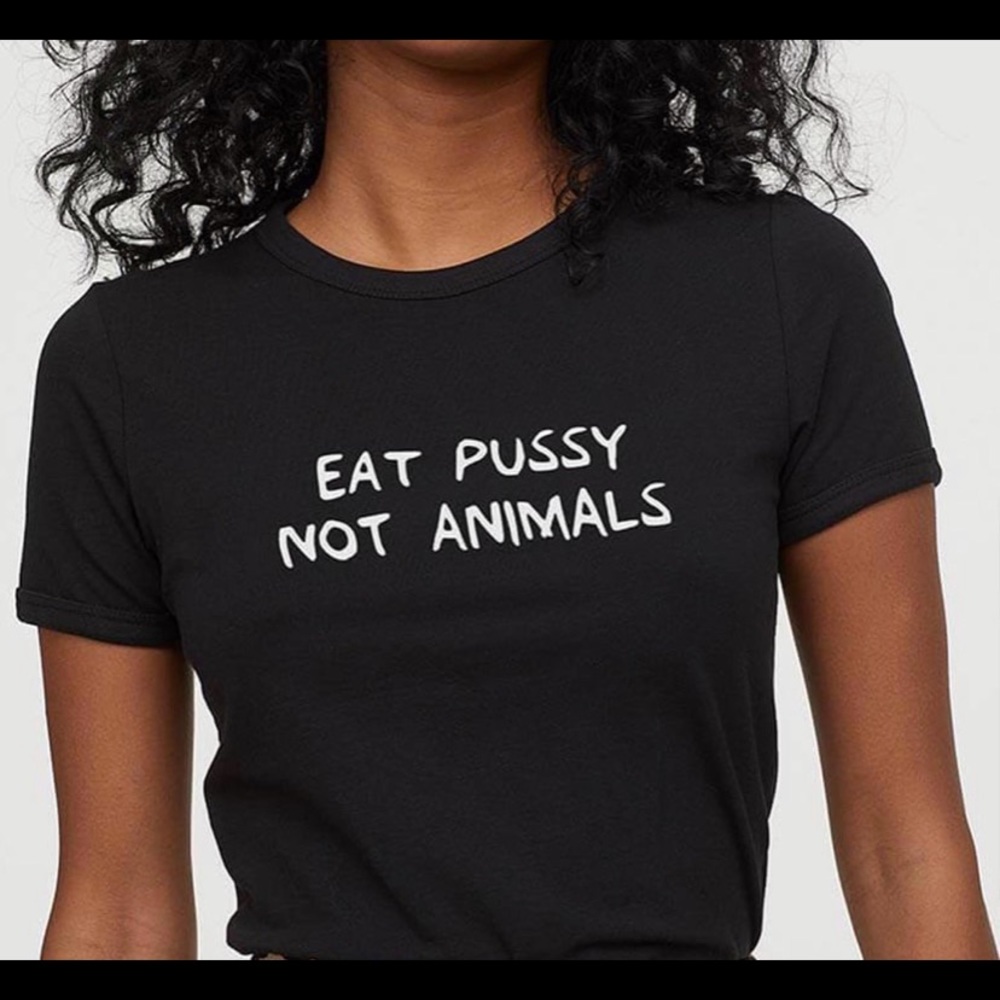 Graphic black tee